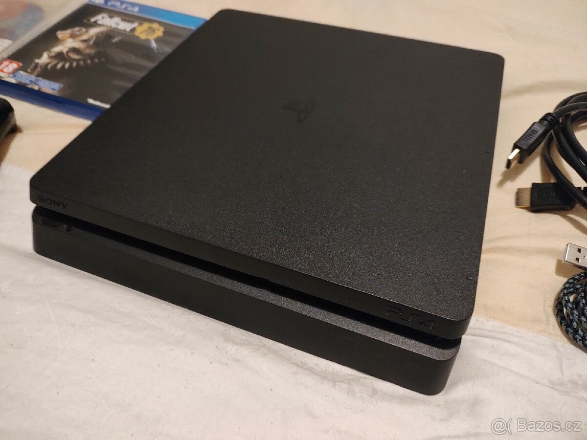 Playstation 4 Slim - 2