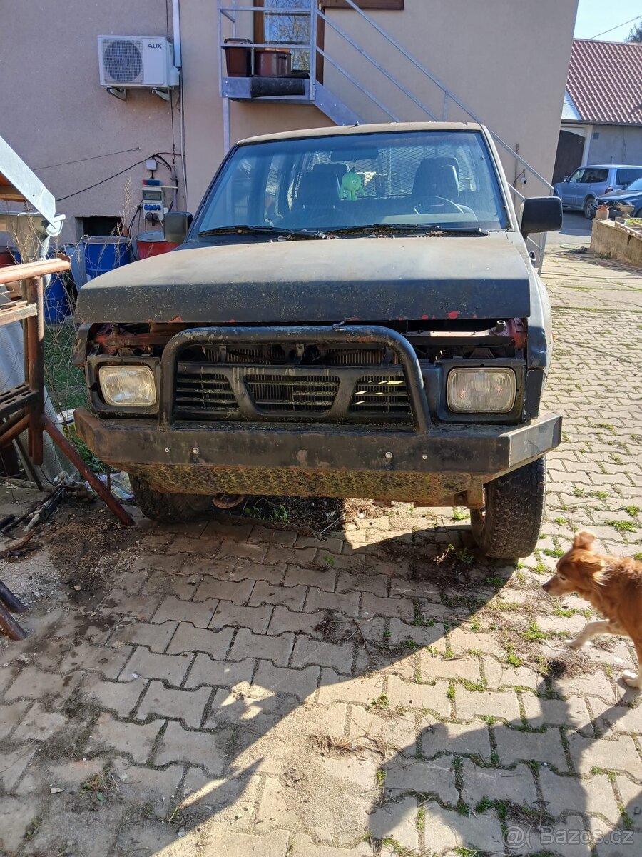 Prodám díly z Nissan D 21 - 2