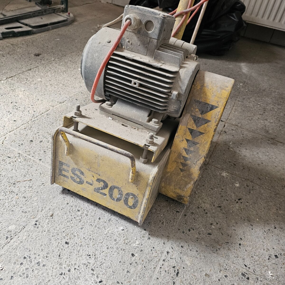 Podlahová fréza - 2