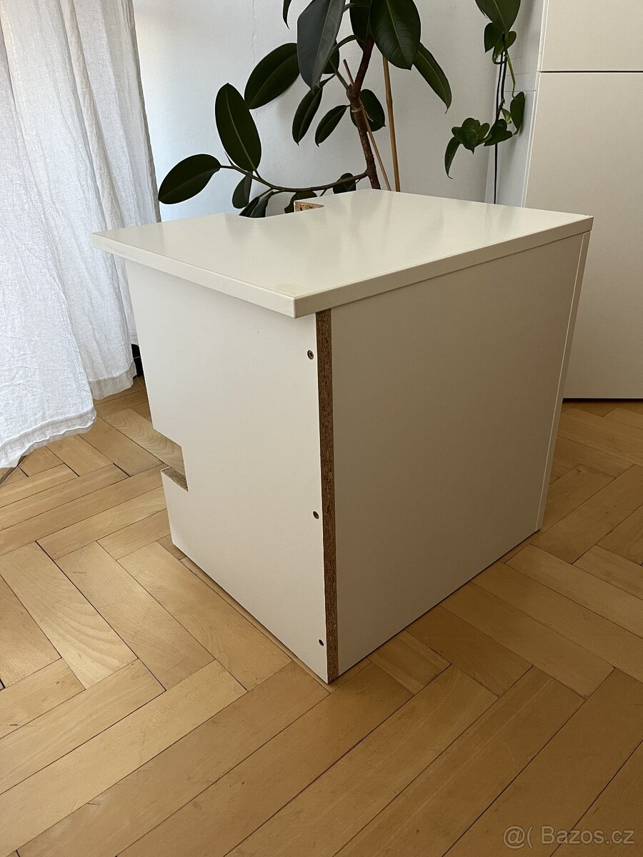 Stolička / box k radiátoru do bytu v panelovém domě - 2