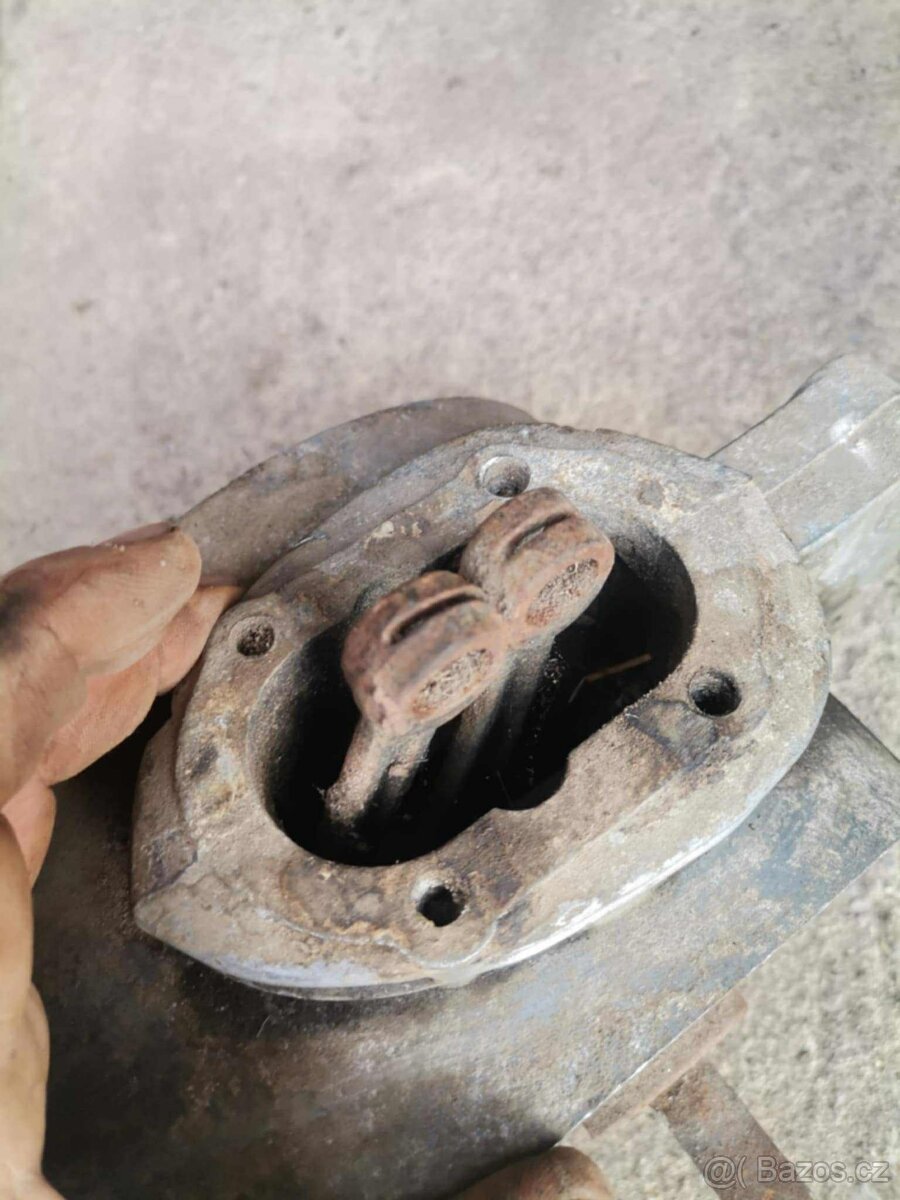 Manet 90 polomotor - 2