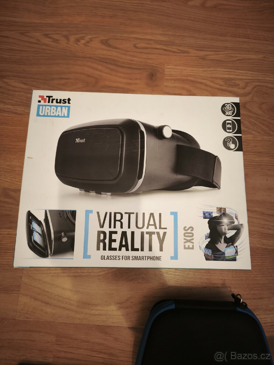 PS4 a 5 hry plus příslušenství. - 2