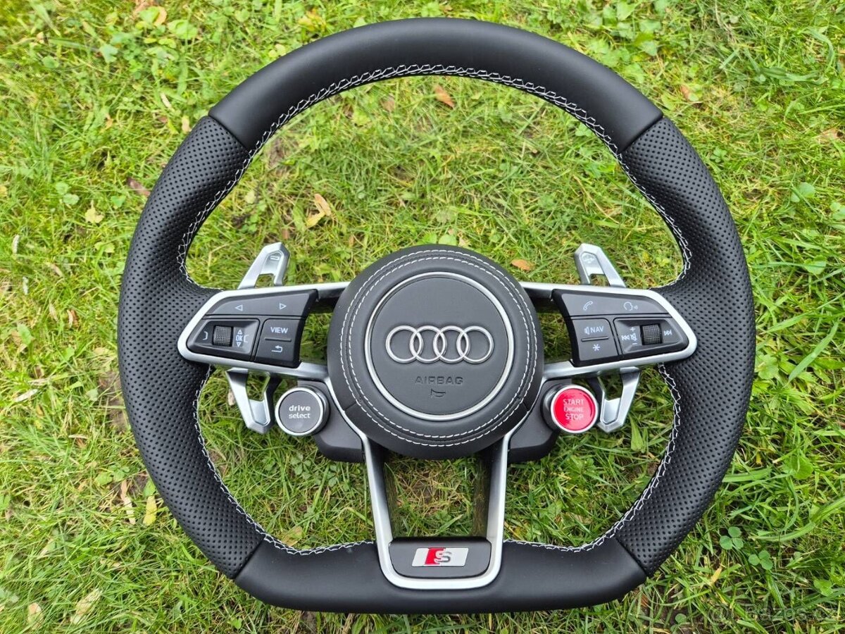 AUDI R8 VOLANT SPORTOVY - START/STOP - DRIVE SELECT - 2