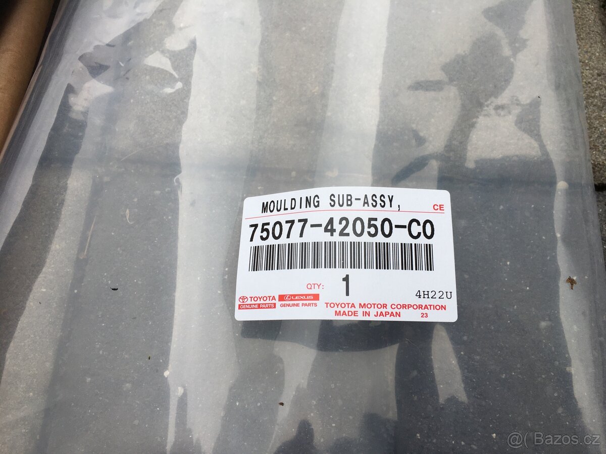 Toyoty Rav 4 model 2019-2024 - lišta na PZ dveře - 2