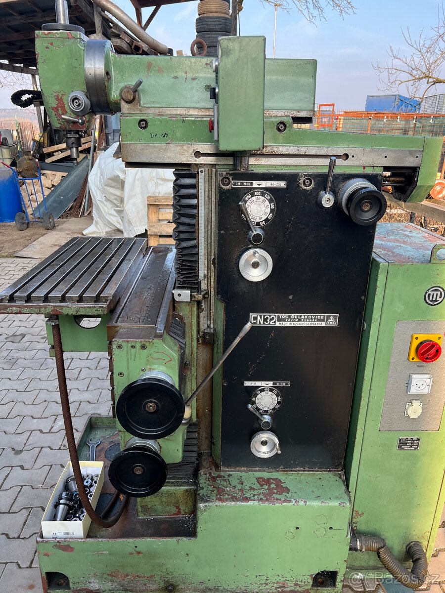 Frezka TOS FN 32 - 2