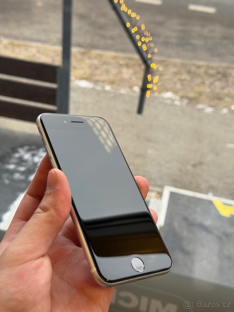 iPhone SE 2020 - 64GB - 100% BAT - 12M ZÁRUKA - 2