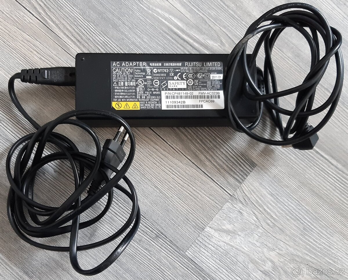 Nabíječka Fujitsu + Dock stanice - 2