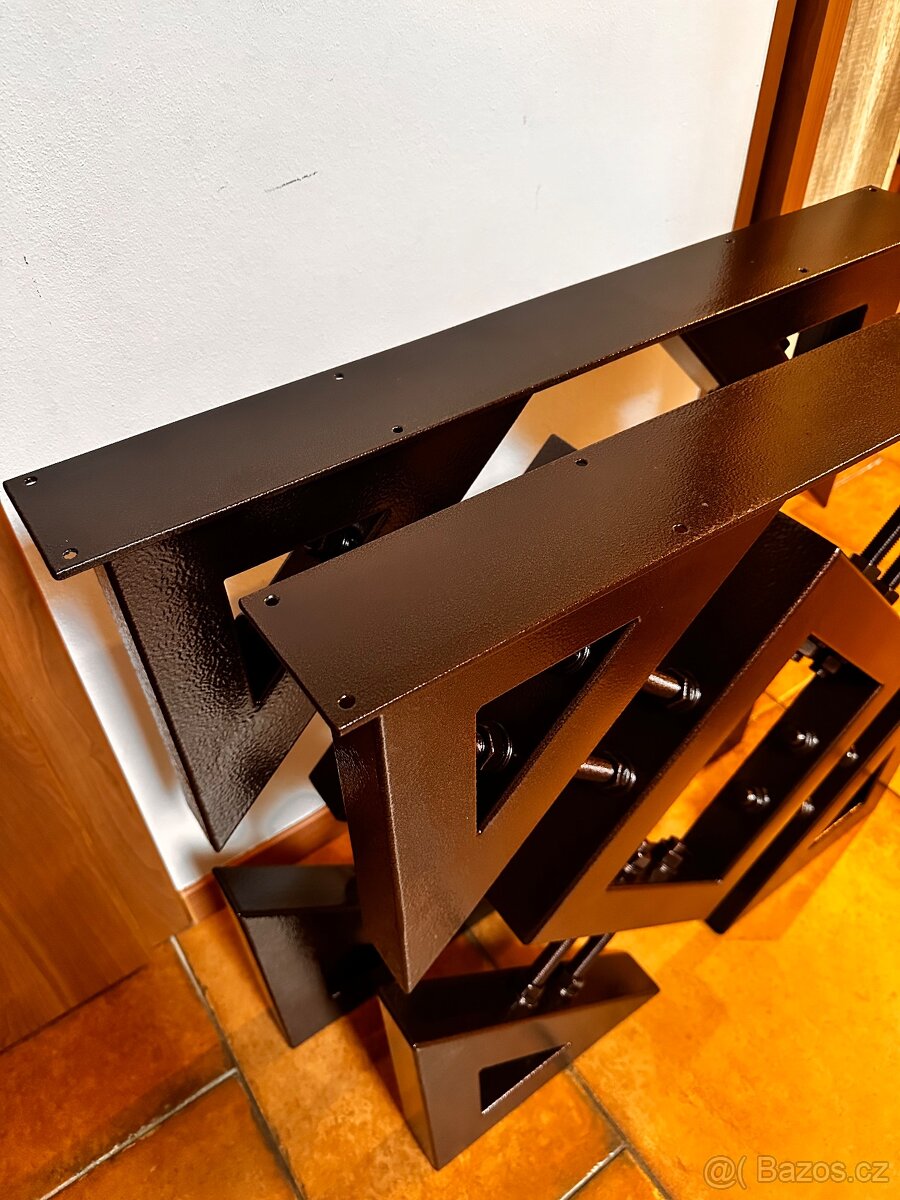 Kovové podnože - 2