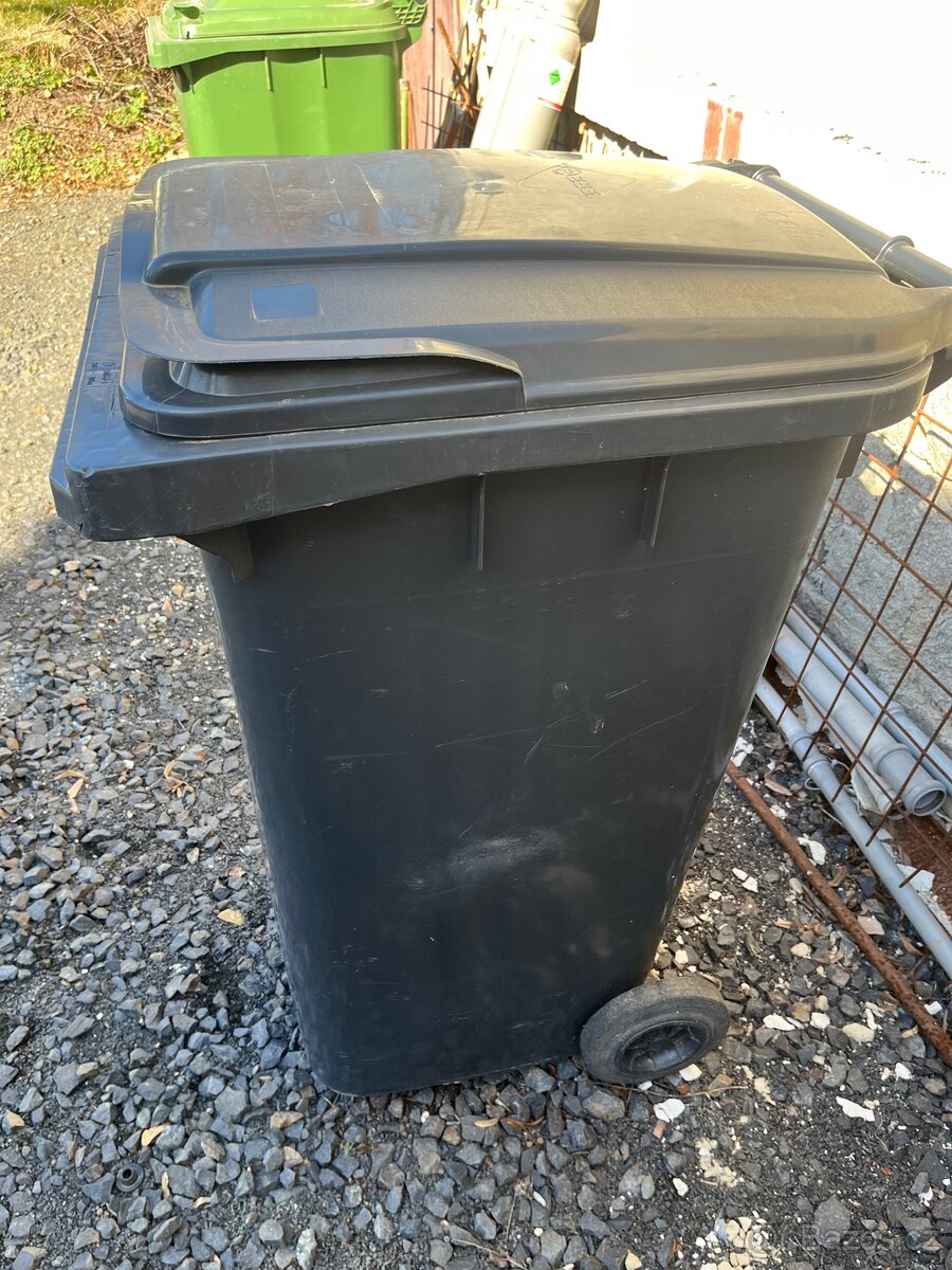 Popelnice 240 l, černá - 2