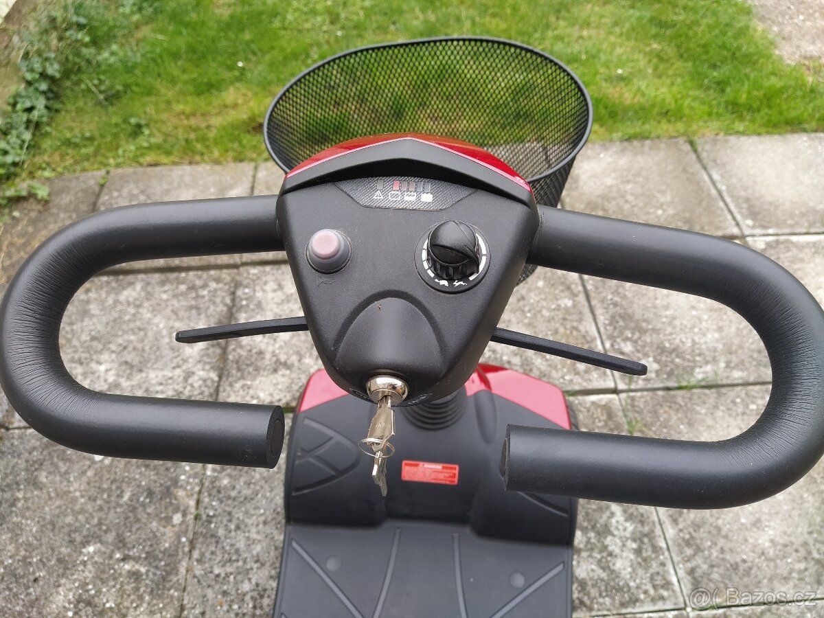 Elektrický skútr čtyřkolový