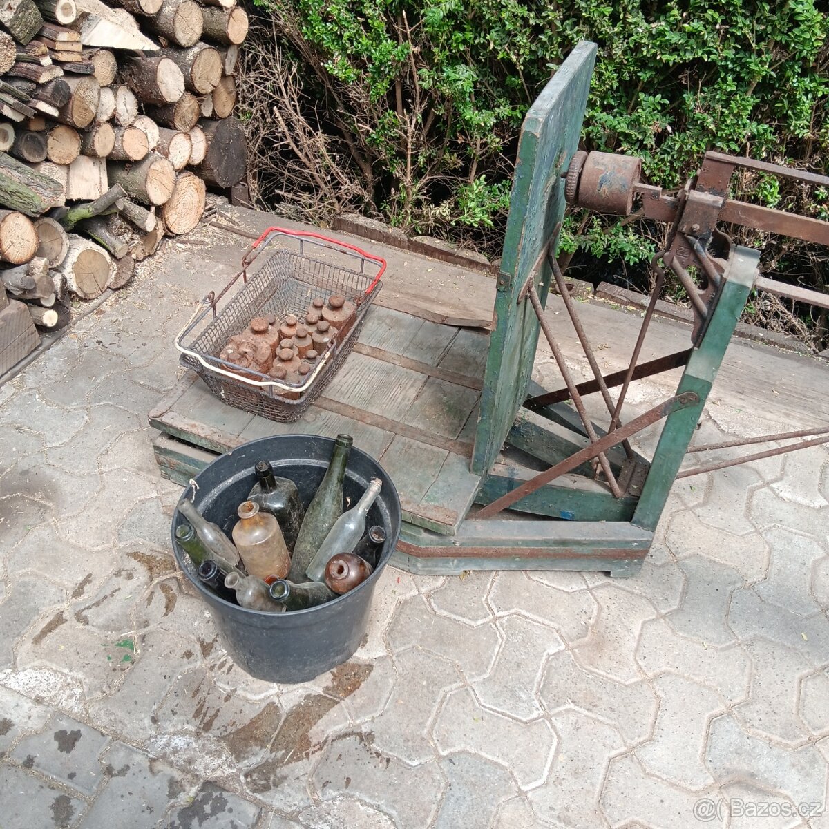 STARÉ VÁHY A LAHVE - 2