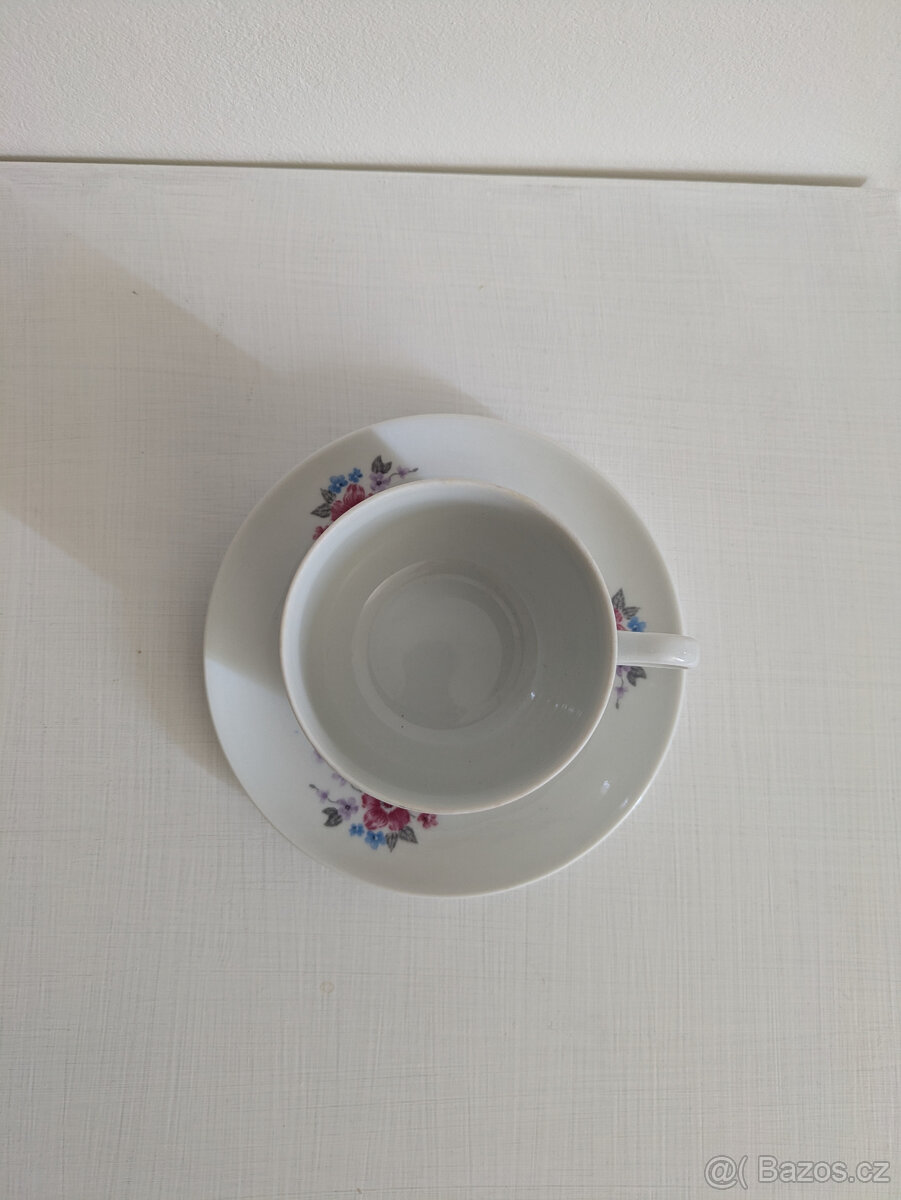 Květinový porcelánový šálek s podšálkem - 2