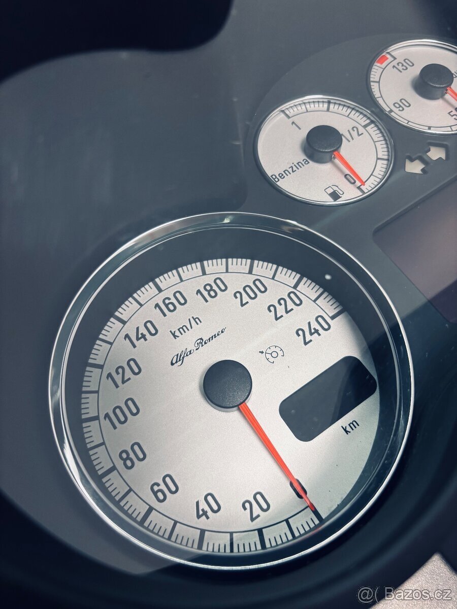 Zbytky Alfa Romeo - 2