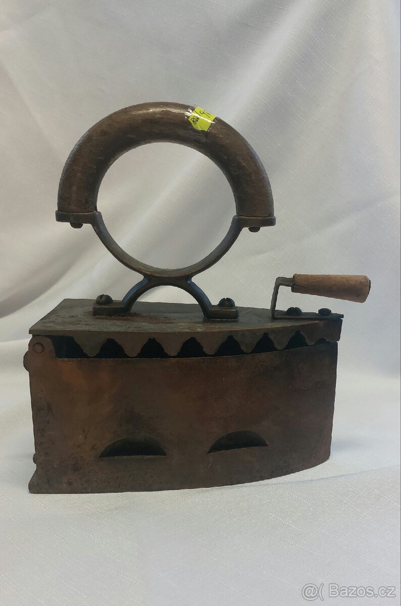 Žehlička starožitná - 2