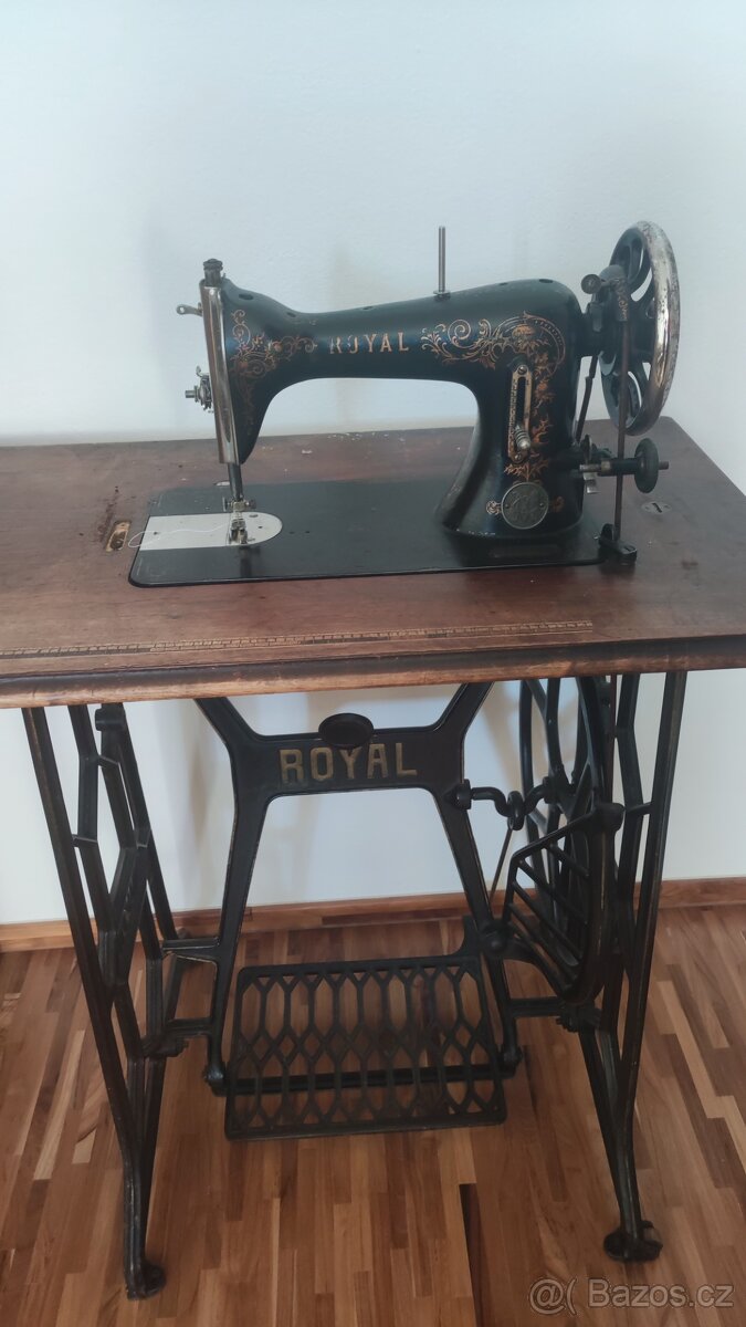 Šicí stroj Royal - 2