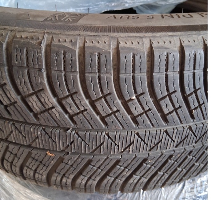 255/55/19 111 MICHELIN zimní - 2