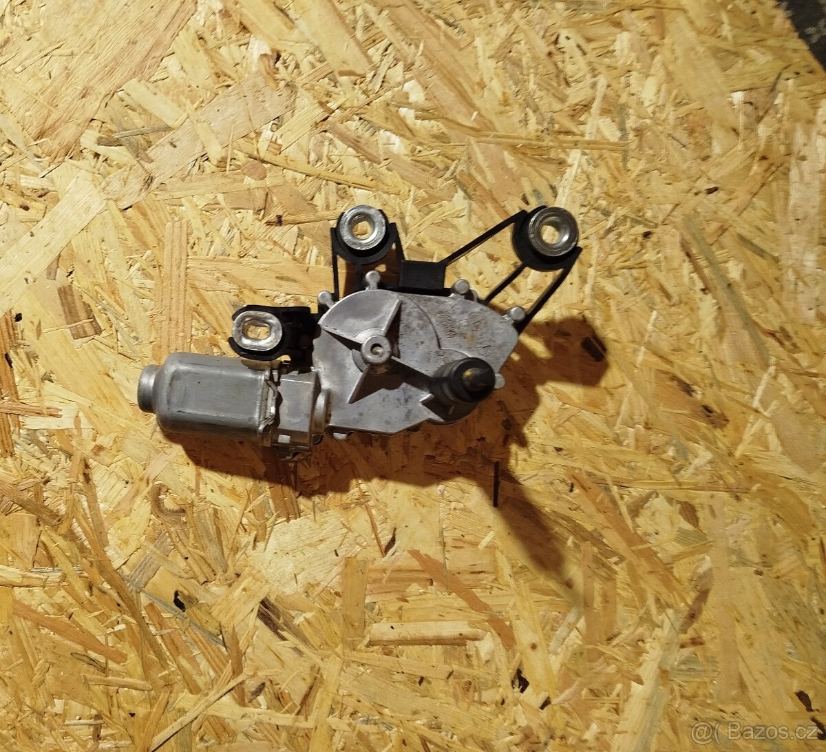 Motorek zadního stěrače - 2
