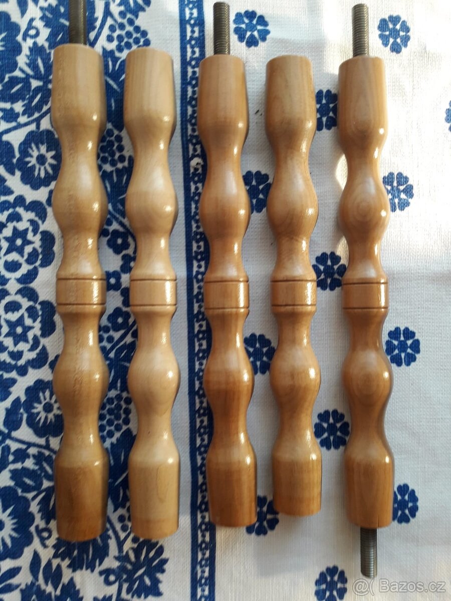 Soustružené válečky. - 2