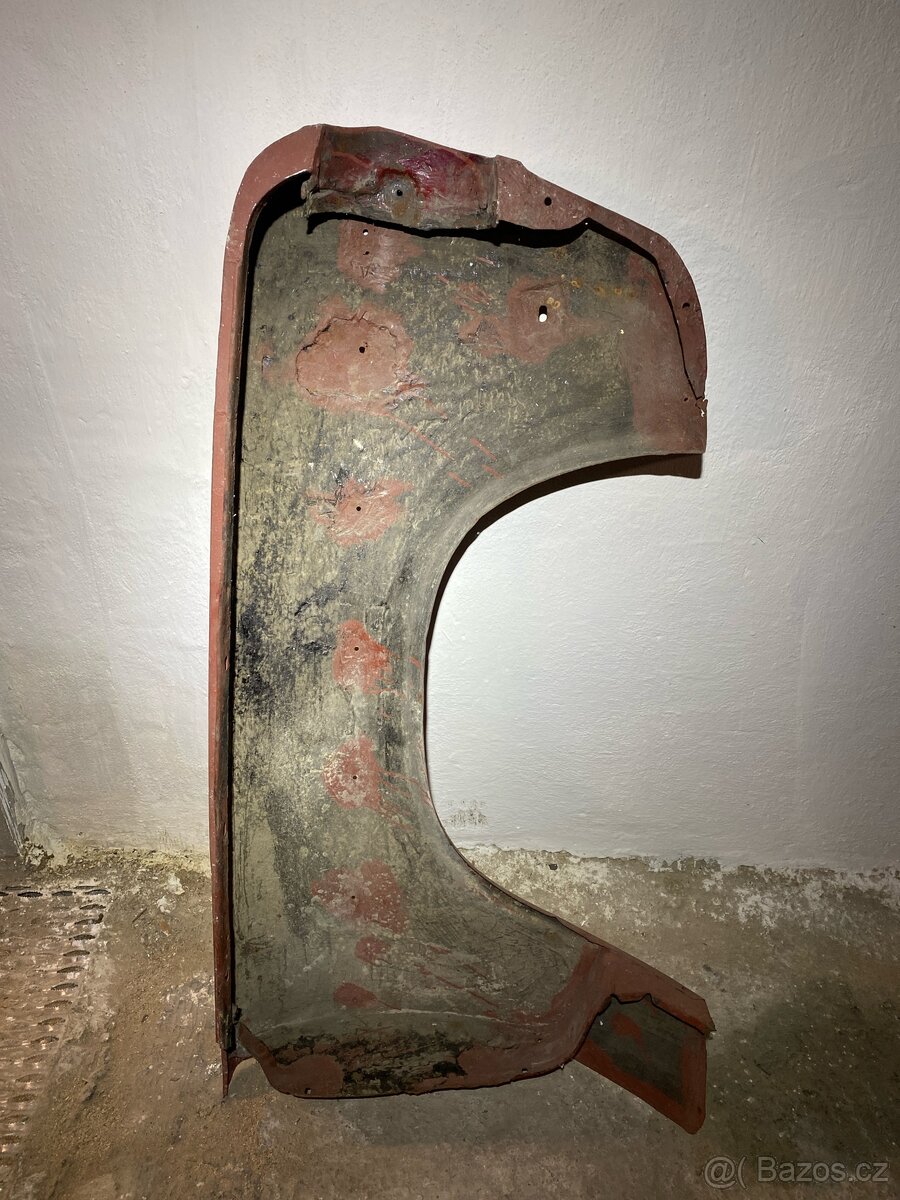 Chrysler 180 blatník - 2