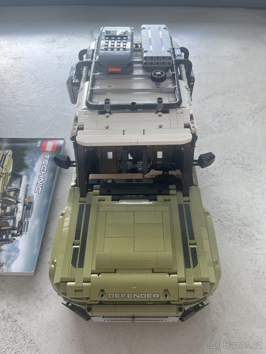 LEGO 42110 Technic - Land Rover Defender (bez krabice) - 2