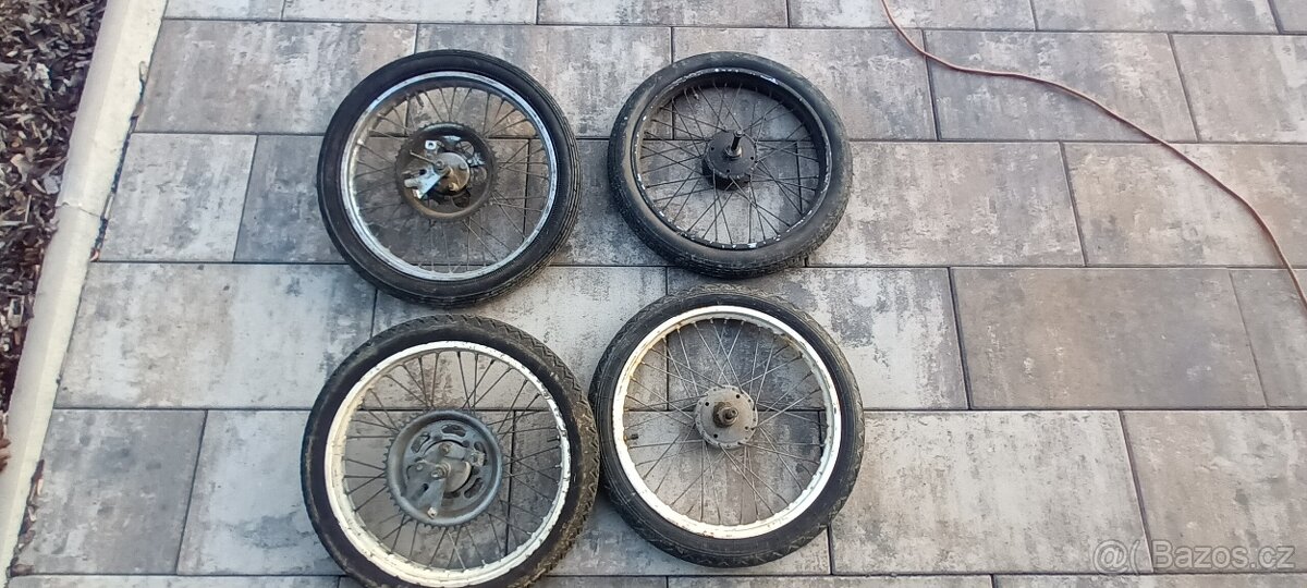 Babetta 210 - kola pár - 2