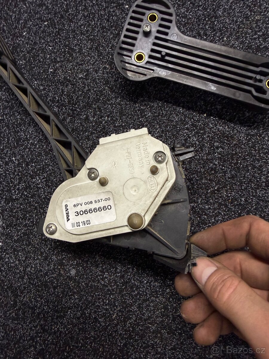 Volvo p2 plynový pedál - 2