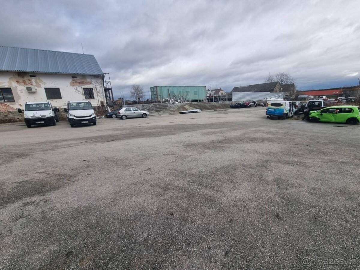 Pronájem asfaltová plocha, kancelář - 2
