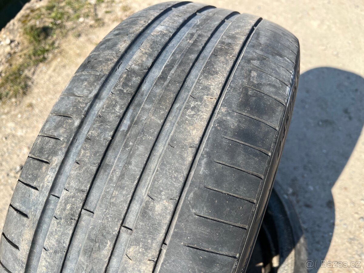 Letni pneu 245/35/21 - 2