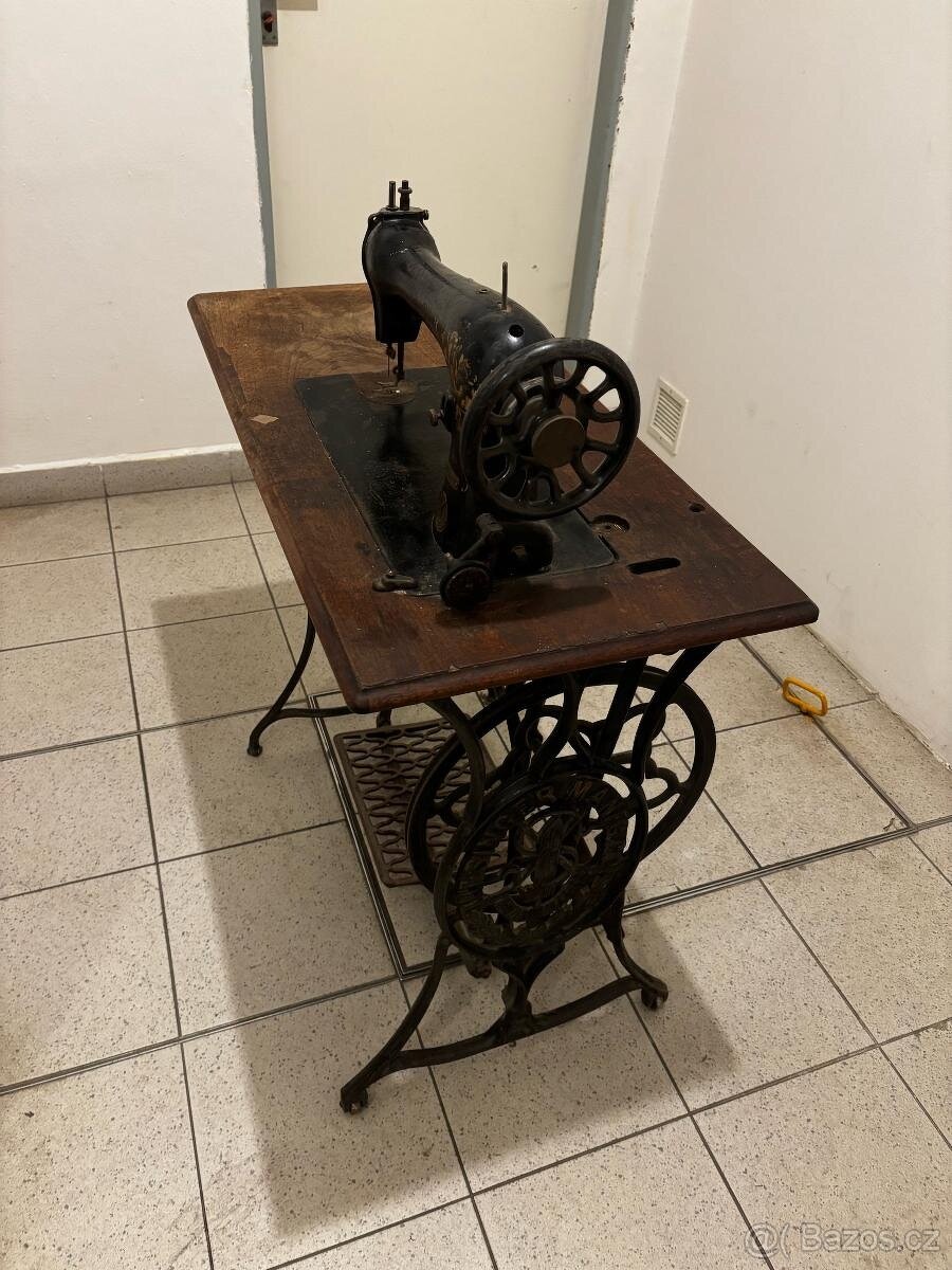 Šlapací šicí stroj SINGER - 2