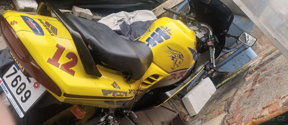 Suzuki rf 900 - 2