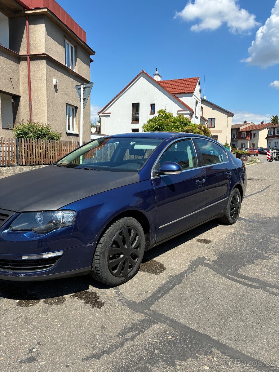 VOLKSWAGEN PASSAT - 2