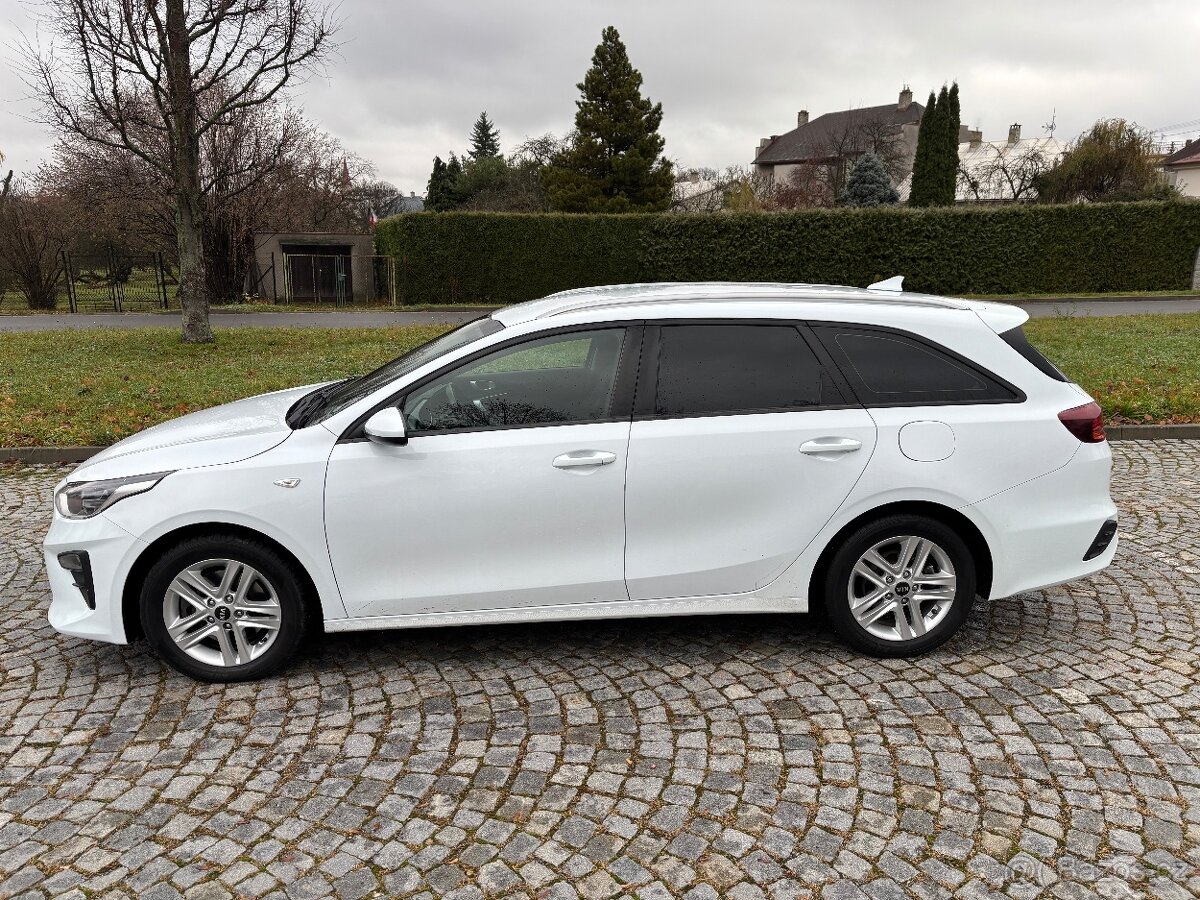 Kia Ceed 1.6 CRDi 100kw Combi 1.Majitel,Top Exklusiv - 2
