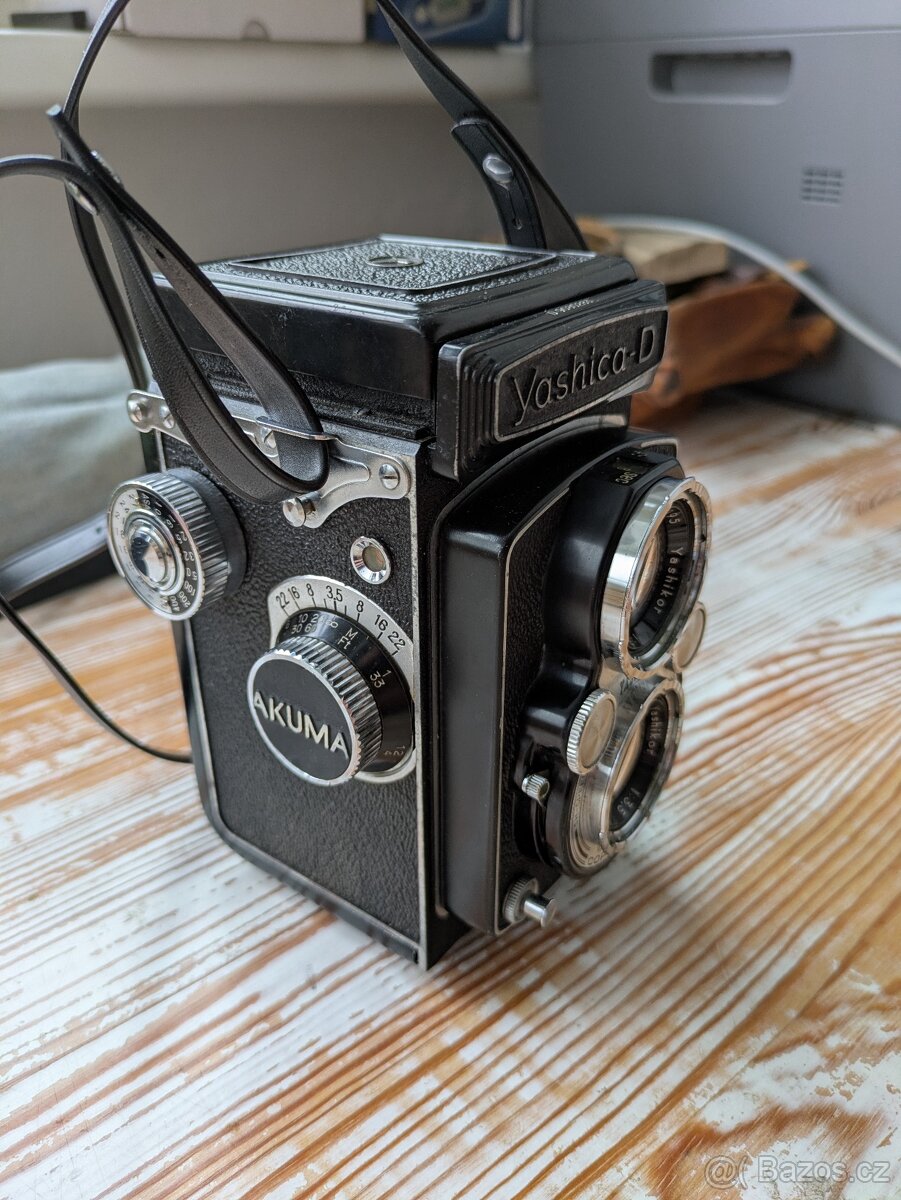 Yashica D - 2