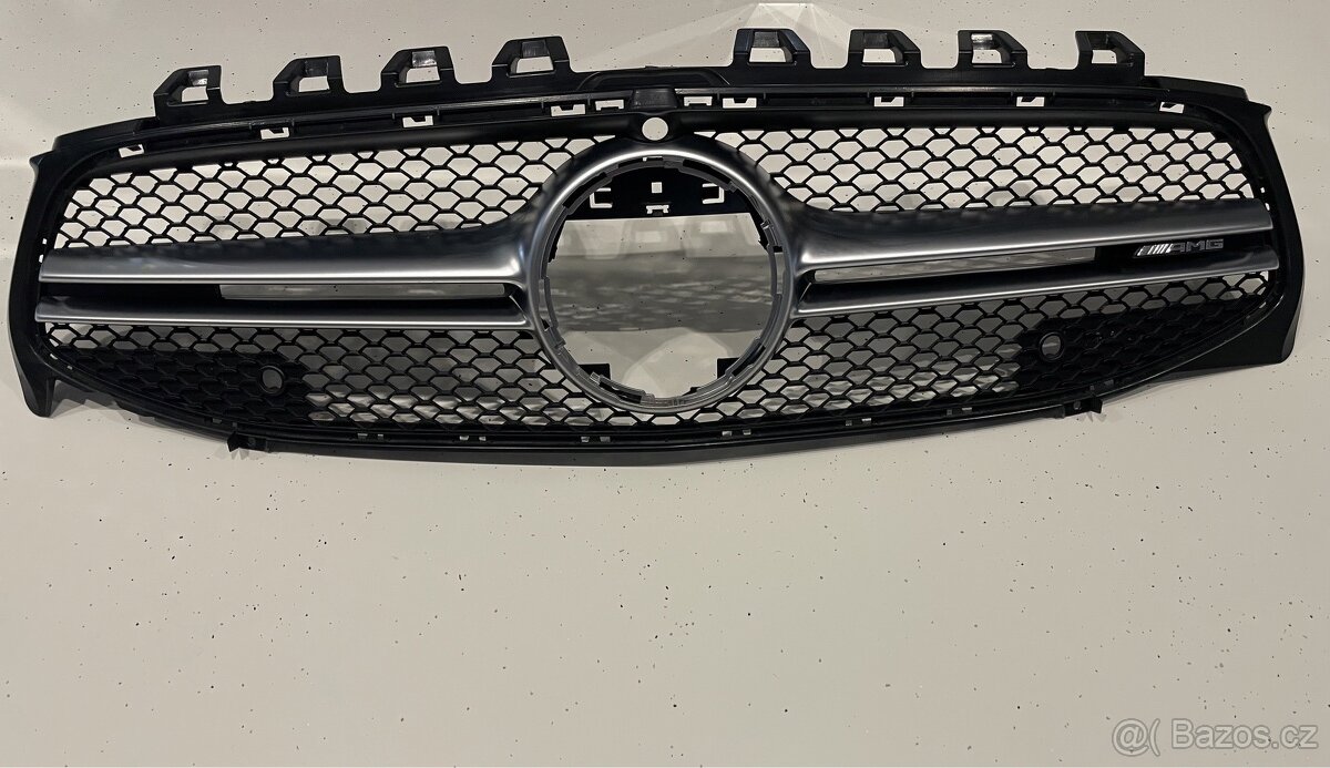 Mercedes Benz CLA maska - 2