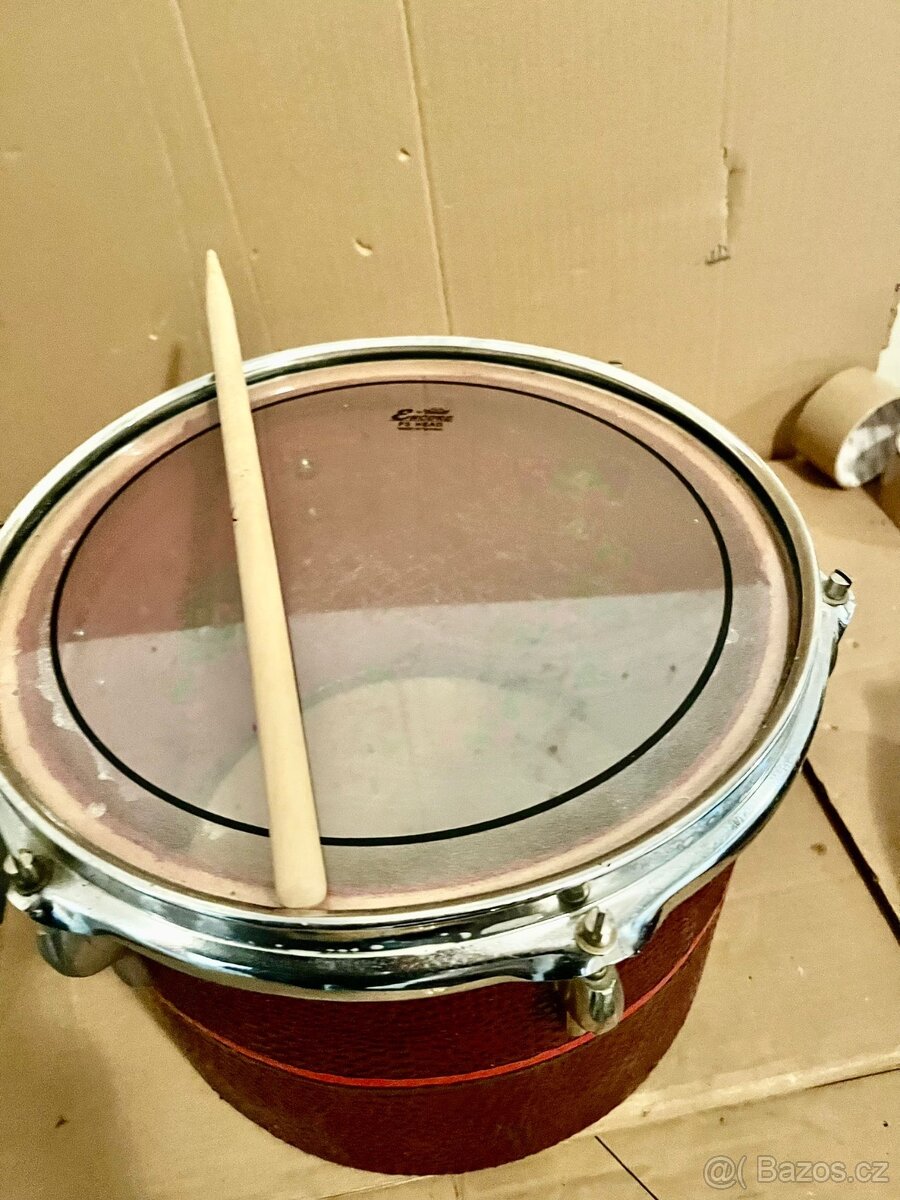 Buben na fandění. - 2