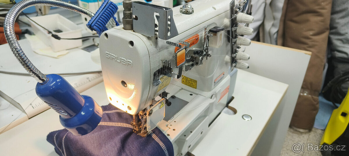 Průmyslový coverlock Siruba F007K - 2