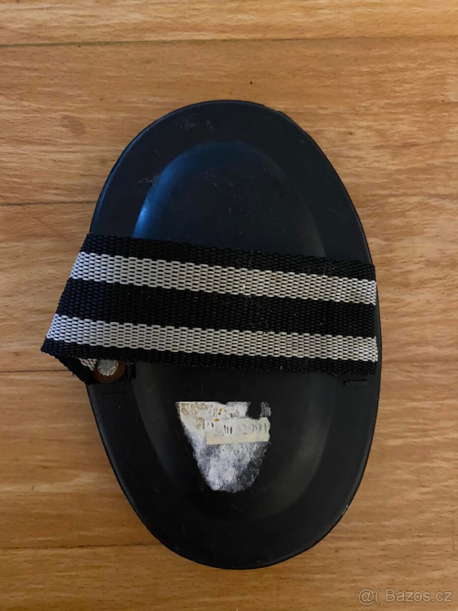 Plastové hřbílko - 2