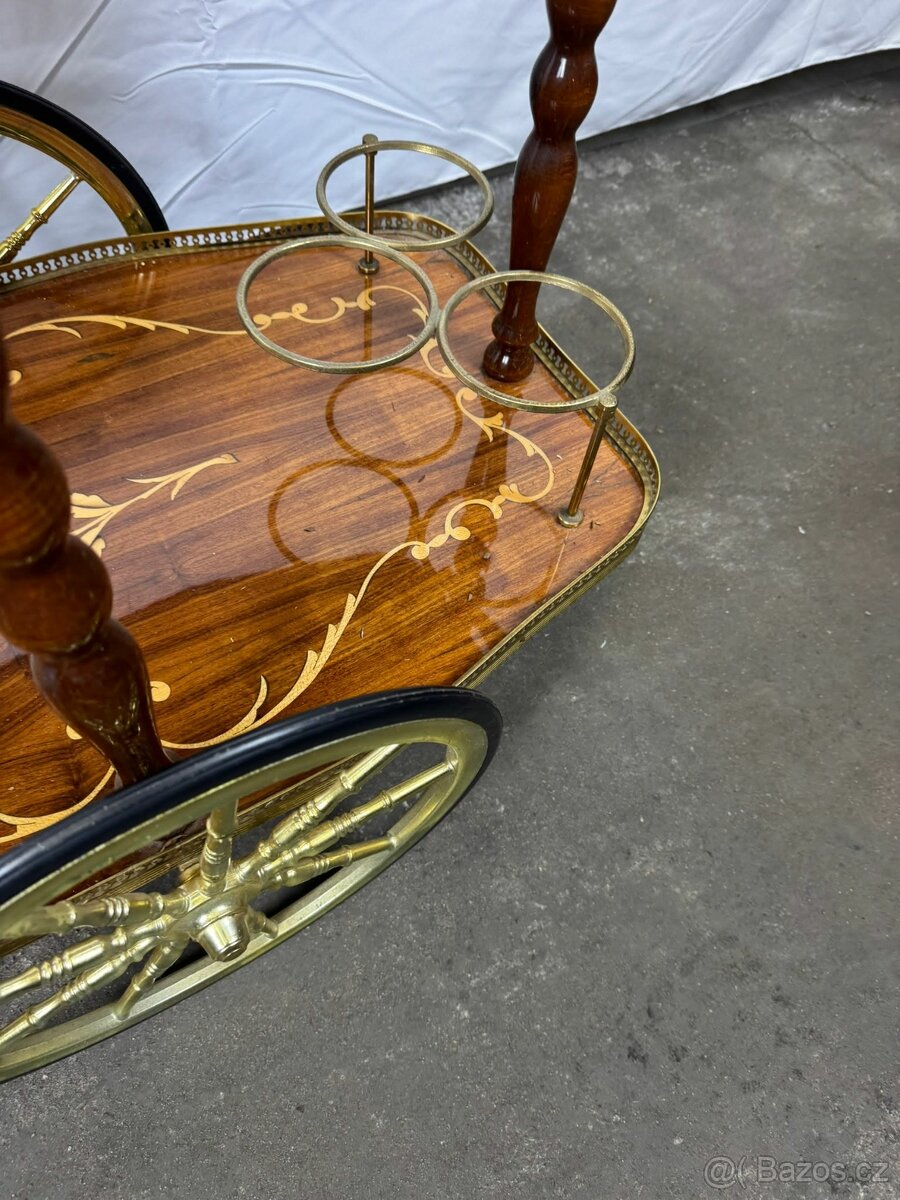 Interzovaný servírovací stolek (136021) - 2