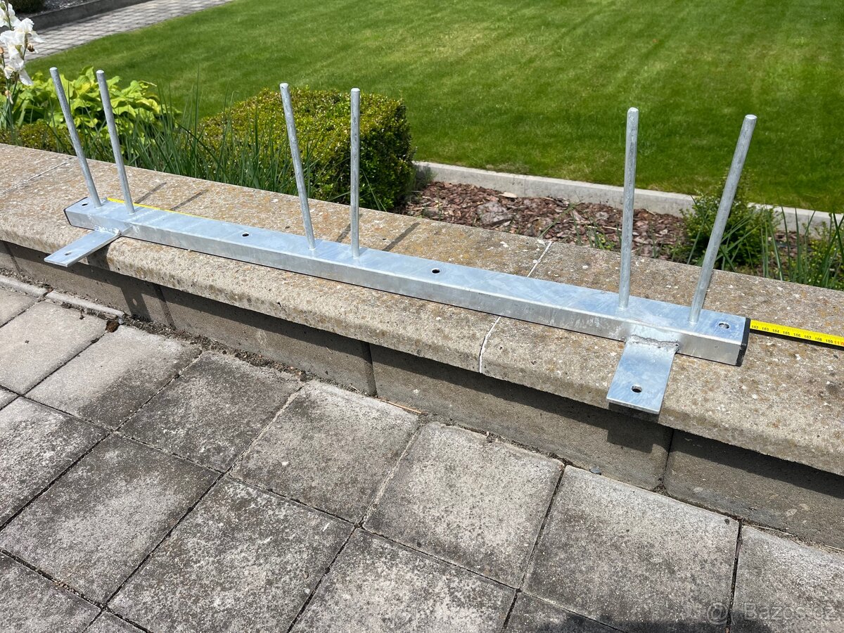 Držák nářadí na stěnu zinkovaný - 2