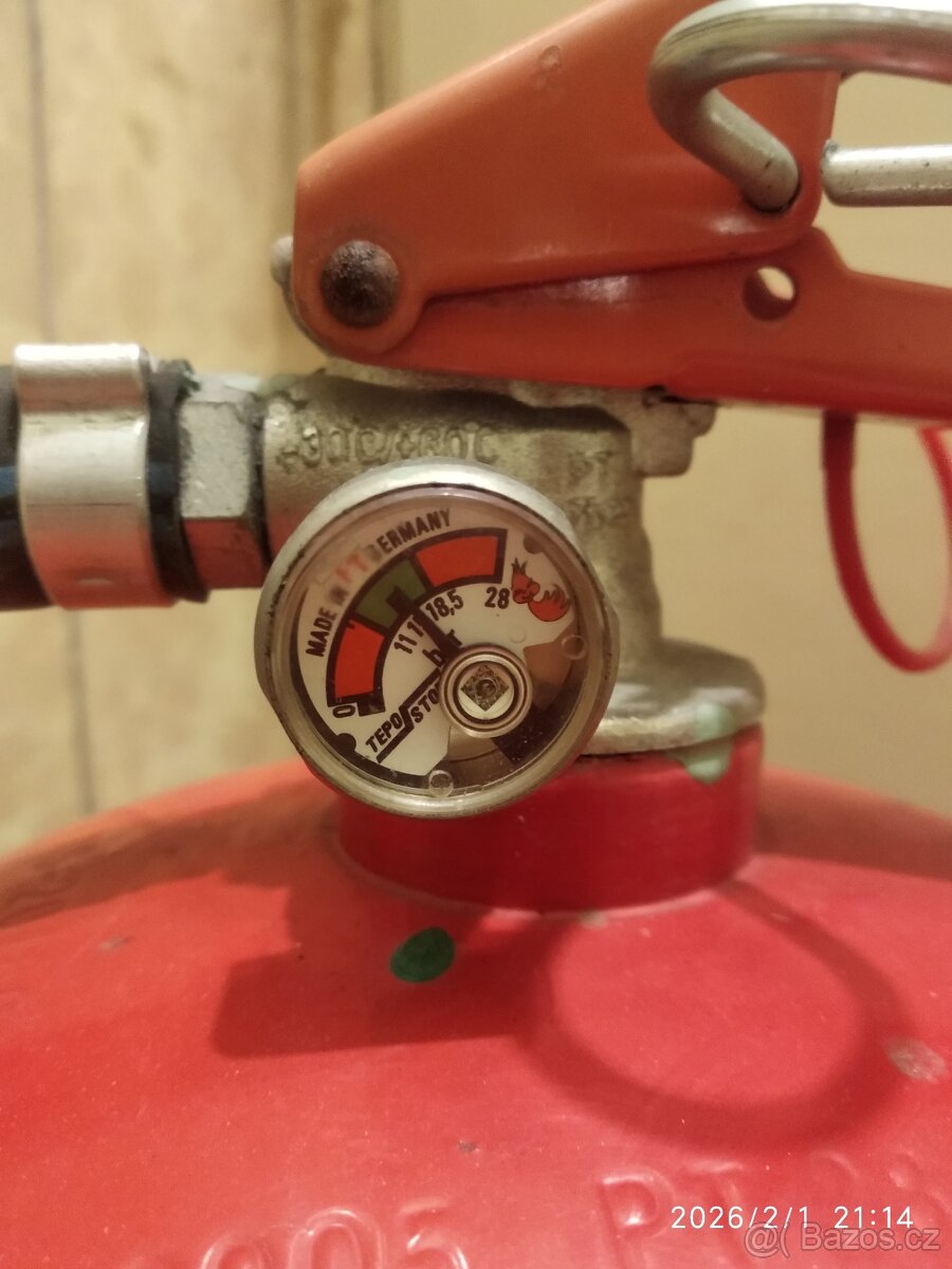 hasicí přístroj práškový - 2