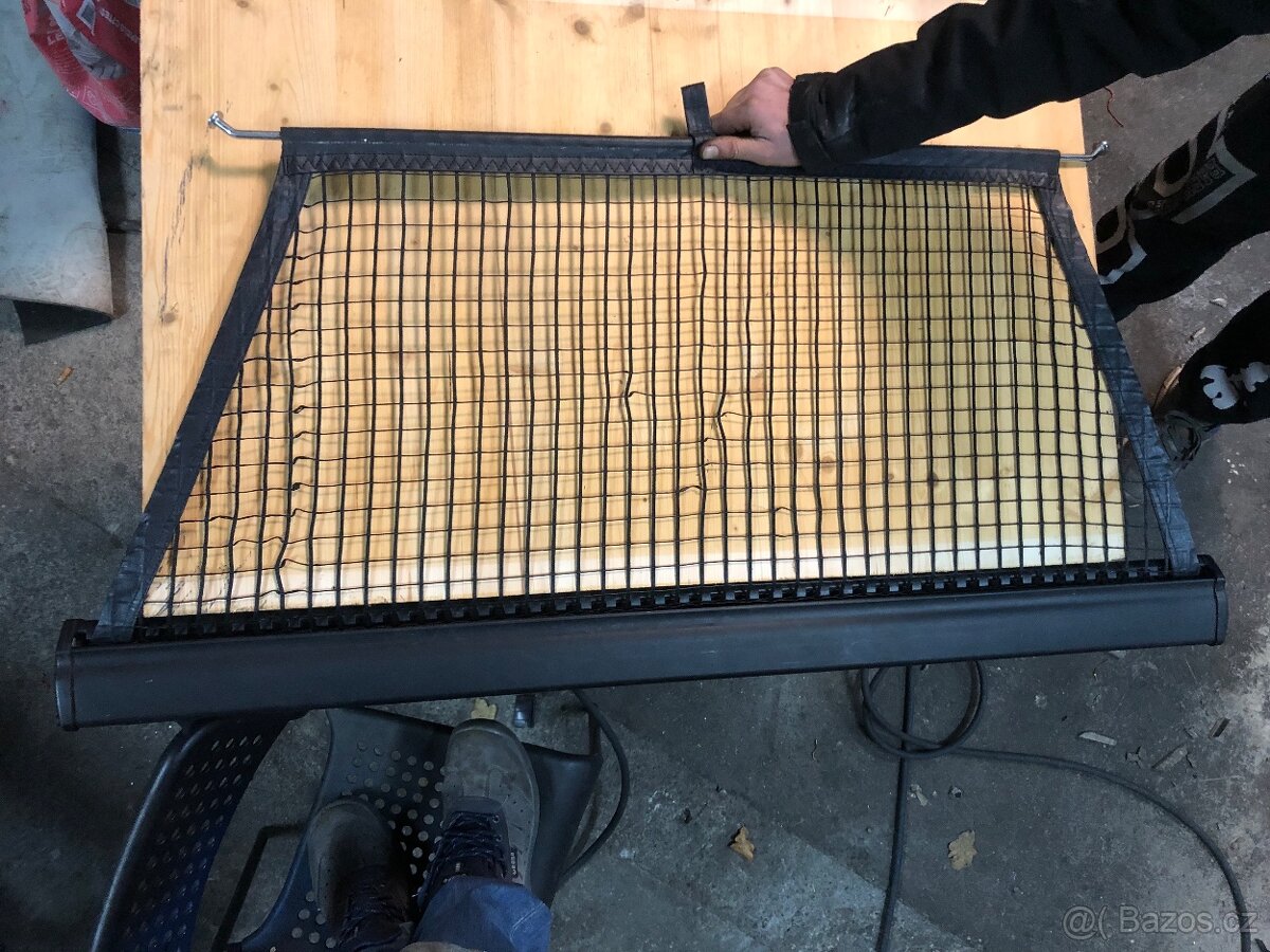 Přepážka do zavazadlového prostoru pro psy - 2