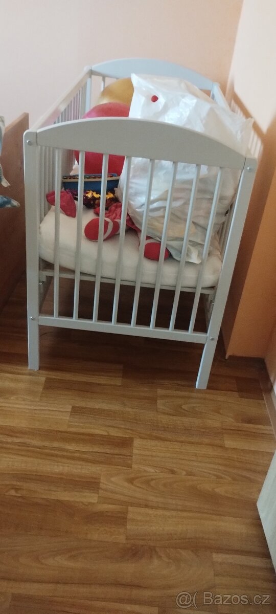 Dřevěná postýlka - 2