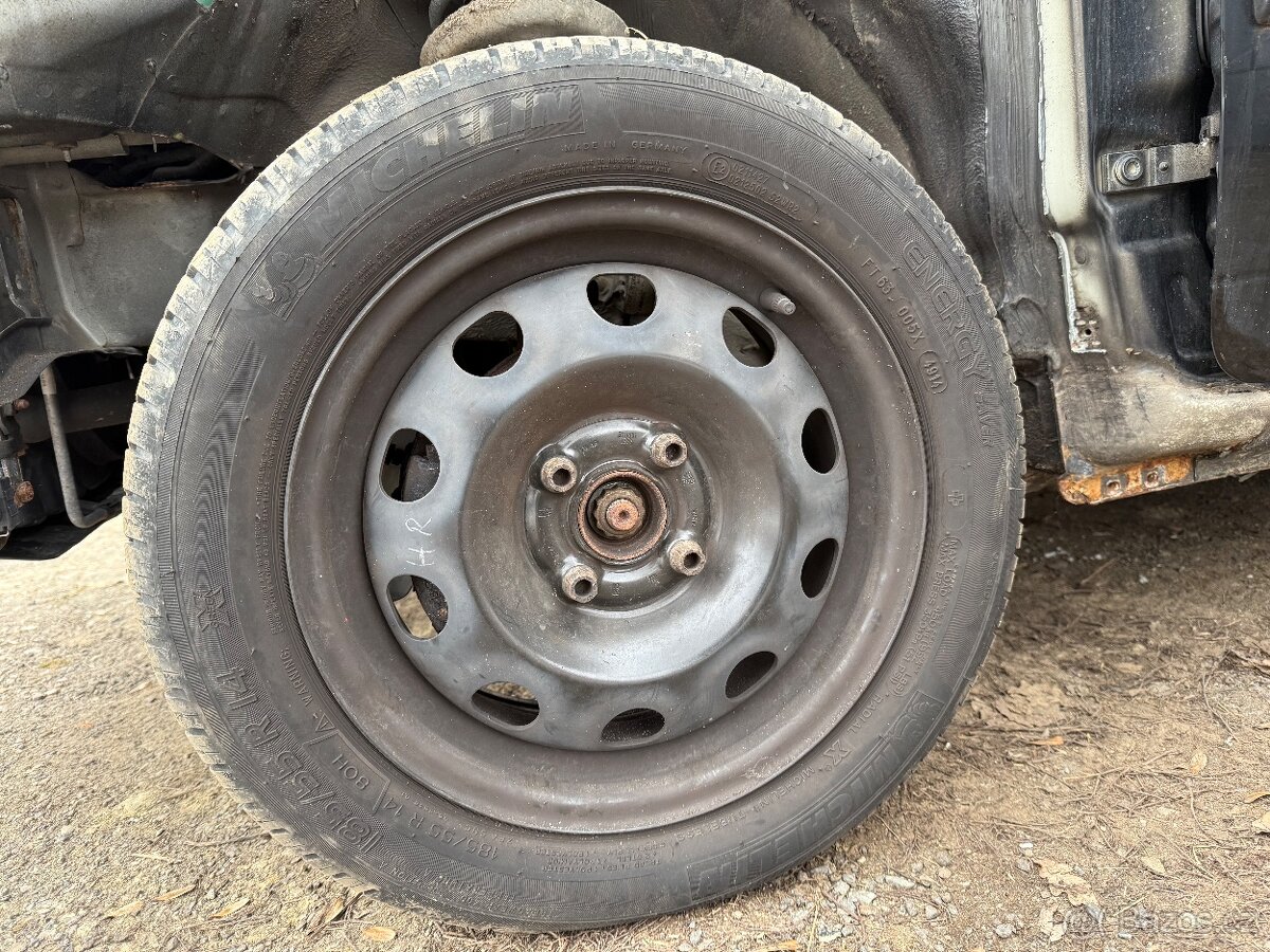 Plechy s letním pneu 14” na VW Lupo - 2