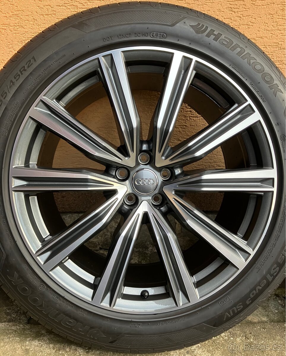 Originální 21” letní sada pro Audi Q8 - 2