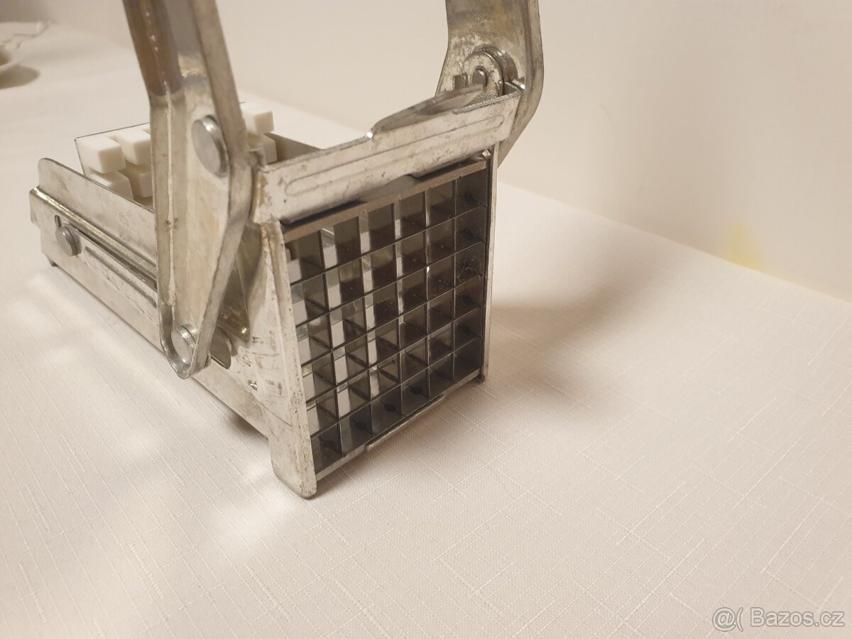 Kráječ na hranolky - 2