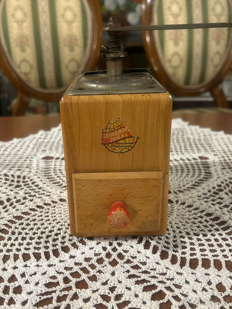 Dřevěný kávomlýnek - 2