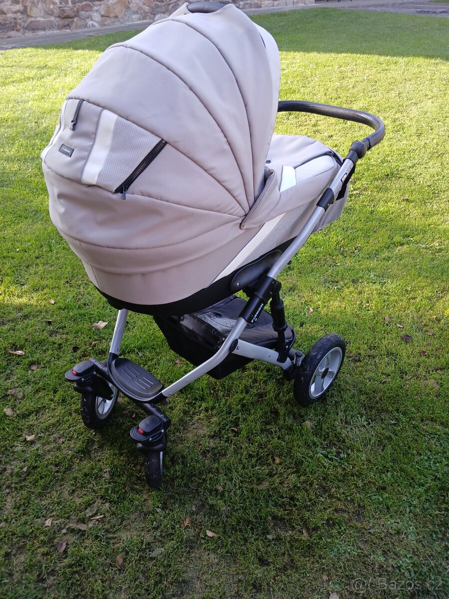 Kombinovaný kočárek. - 2