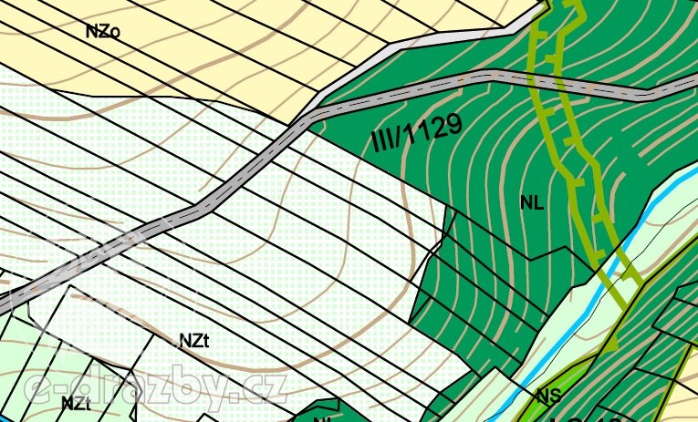Dražba 7 pozemků (7639 m2 orná půda a 13784 m2 les) v obci C - 2