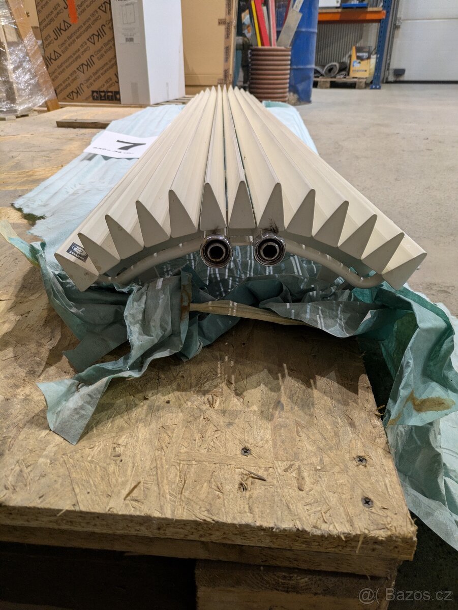 prodám atypický radiátor č. 7 - 2