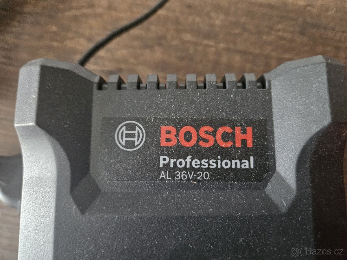 Bosch nabíječka - 2